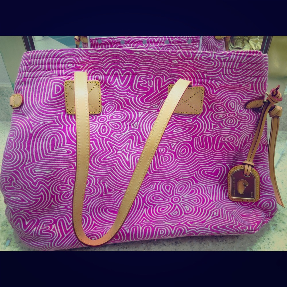 Pink and white Dooney & Bourke large purse.